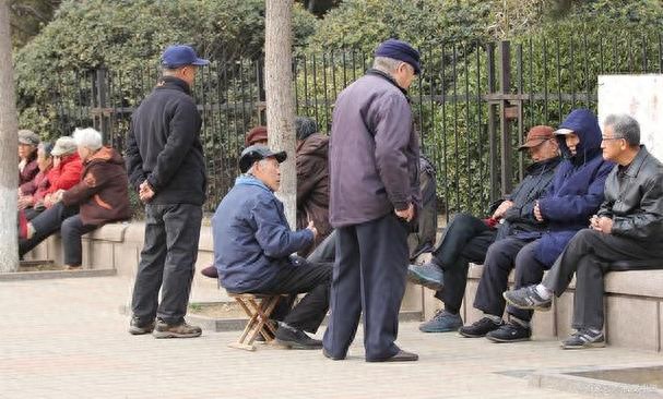 養(yǎng)生知識老年人_老年人養(yǎng)生保健十大注意事項_老年人養(yǎng)生應(yīng)注意什么